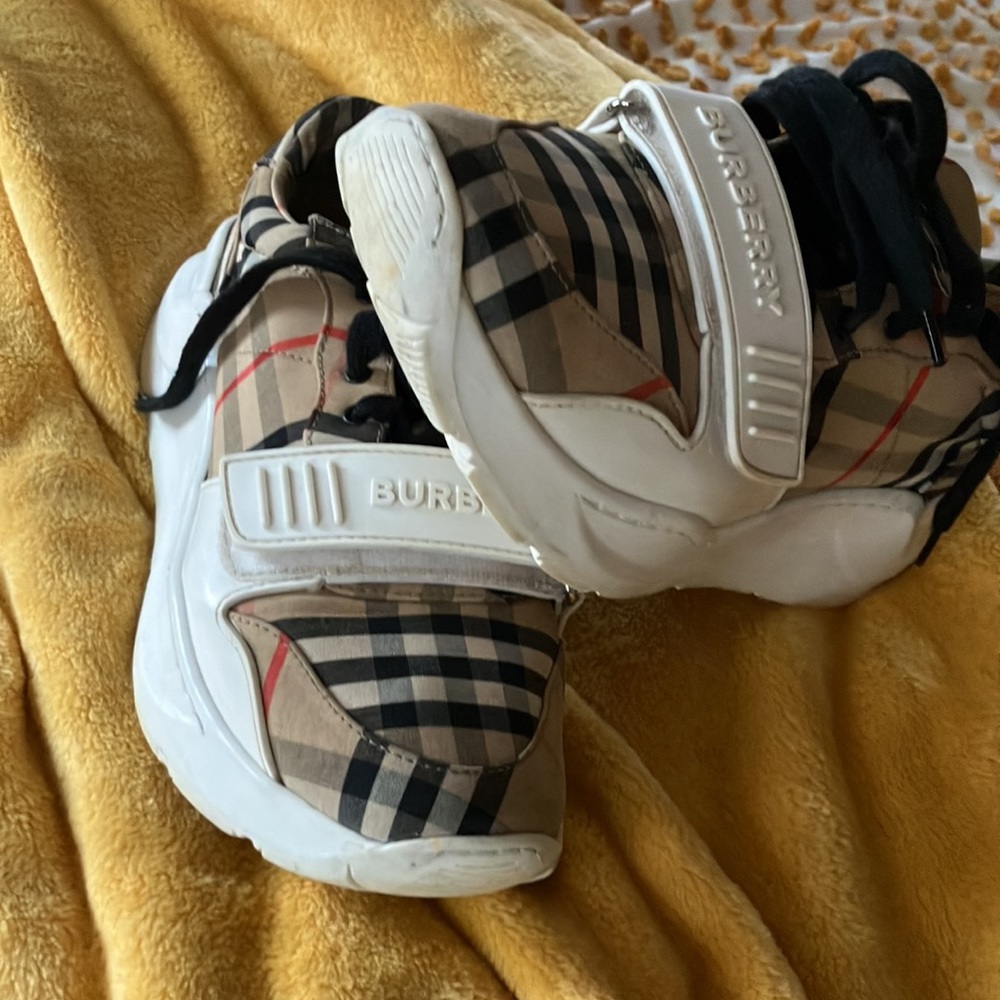 Burberry sneakers - Picture 8 of 8